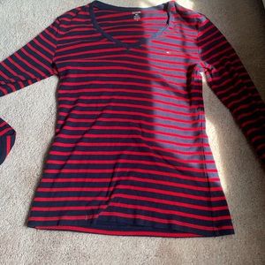 Tommy Hilfiger long-sleeved shirt 💙❤️
